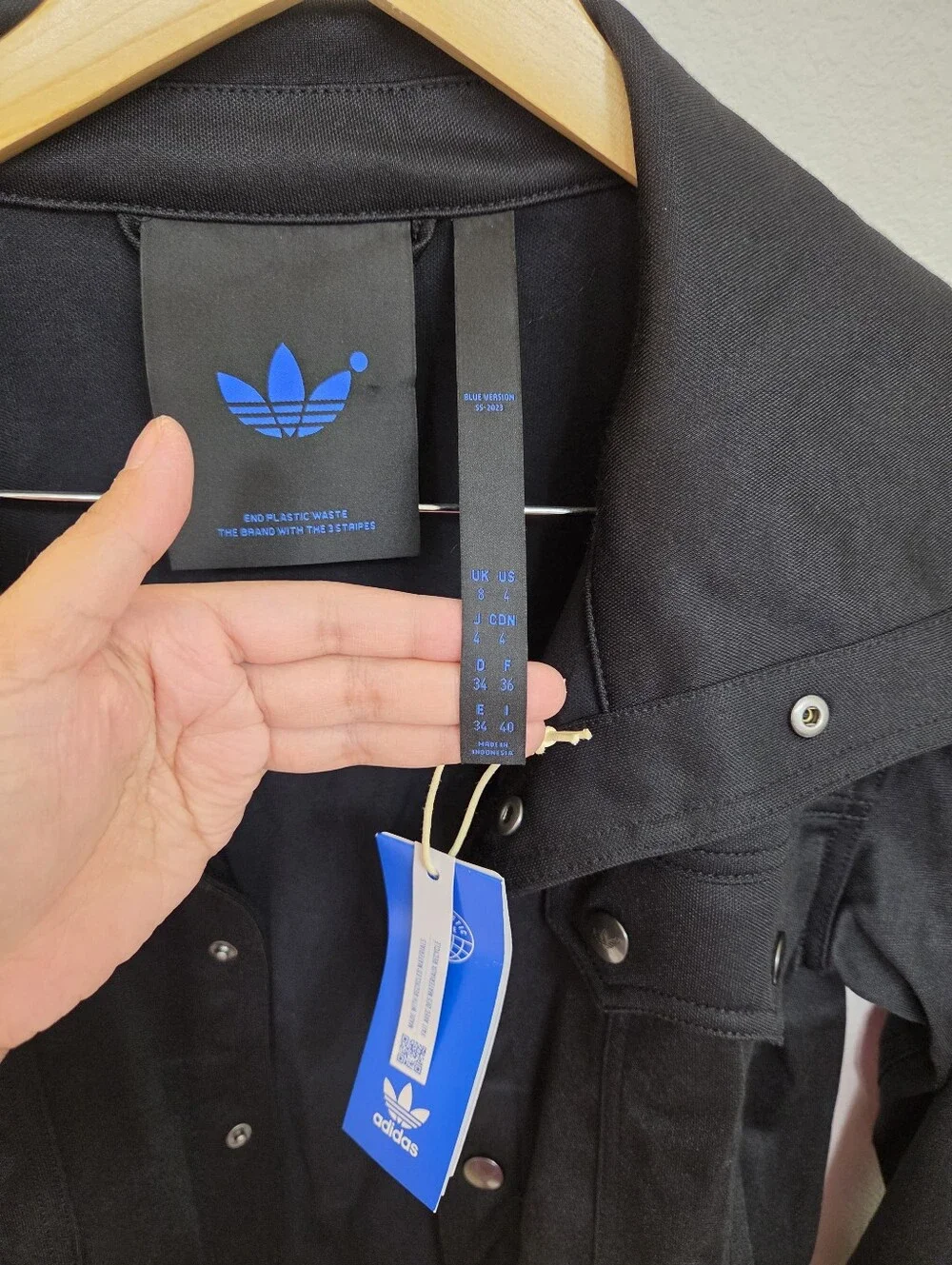 adidas sleek black